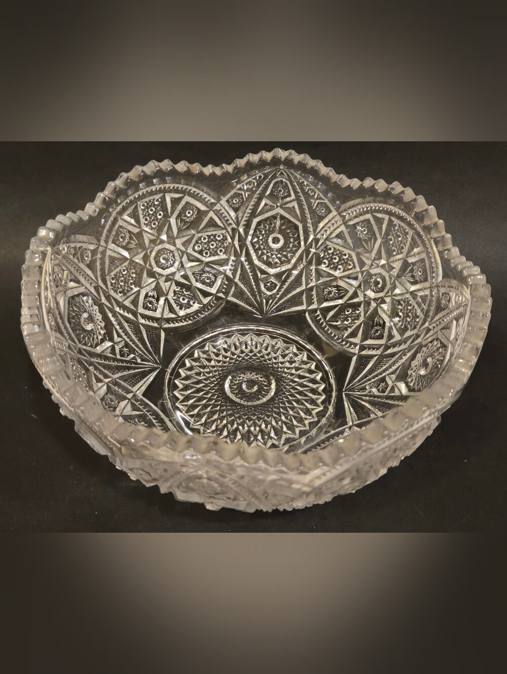 Clear Pressed Glass Decorative Fruit Bowl - Elegant Cut Design
